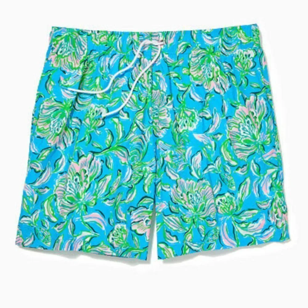 NWT Lilly Pulitzer Men's Capri Swim Trunks in Chick Magnet Cumulus Blue.